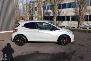 Peugeot 208 GTI 30th n°769/942 - 2015