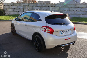 Peugeot 208 GTI 30th n°769/942 - 2015