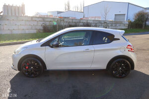 Peugeot 208 GTI 30th n°769/942 - 2015