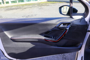 Peugeot 208 GTI 30th n°769/942 - 2015