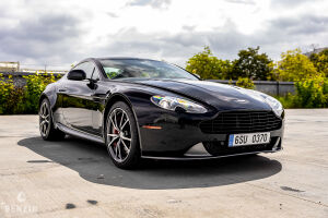 Aston Martin V8 Vantage - 2012