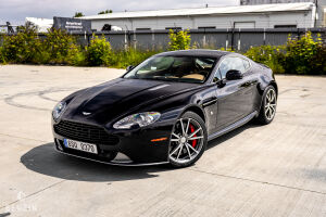 Aston Martin V8 Vantage - 2012