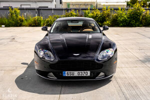 Aston Martin V8 Vantage - 2012