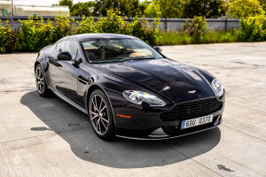 Aston Martin V8 Vantage - 2012