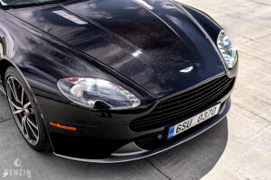 Aston Martin V8 Vantage - 2012