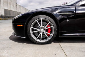 Aston Martin V8 Vantage - 2012