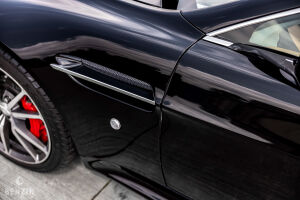 Aston Martin V8 Vantage - 2012