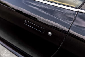 Aston Martin V8 Vantage - 2012