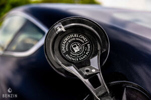 Aston Martin V8 Vantage - 2012