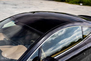 Aston Martin V8 Vantage - 2012