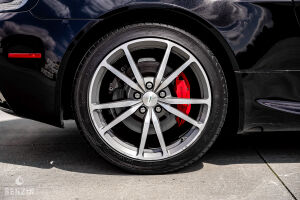 Aston Martin V8 Vantage - 2012