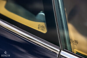 Aston Martin V8 Vantage - 2012