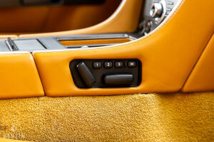 Aston Martin V8 Vantage - 2012