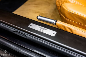 Aston Martin V8 Vantage - 2012