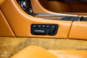 Aston Martin V8 Vantage - 2012