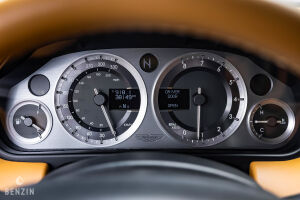 Aston Martin V8 Vantage - 2012