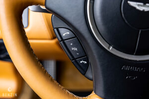 Aston Martin V8 Vantage - 2012