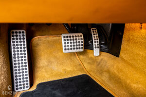 Aston Martin V8 Vantage - 2012