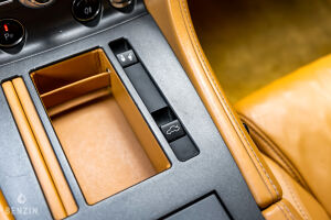 Aston Martin V8 Vantage - 2012