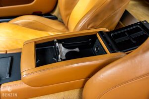 Aston Martin V8 Vantage - 2012