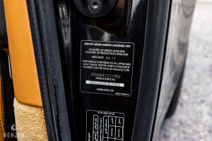 Aston Martin V8 Vantage - 2012