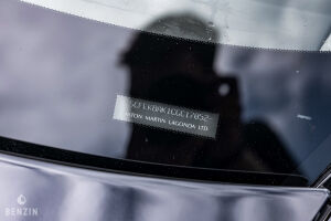 Aston Martin V8 Vantage - 2012