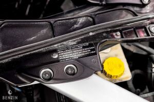 Aston Martin V8 Vantage - 2012