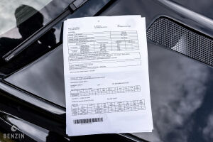 Aston Martin V8 Vantage - 2012