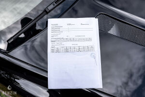 Aston Martin V8 Vantage - 2012