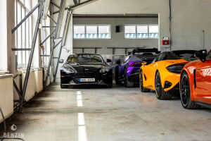 Aston Martin V8 Vantage - 2012