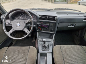 BMW 323i e30 - 1983