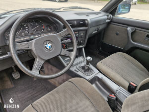 BMW 323i e30 - 1983