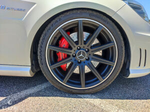 Mercedes-Benz E63 AMG Performance Package - 2012