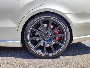 Mercedes-Benz E63 AMG Performance Package - 2012