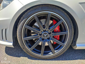 Mercedes-Benz E63 AMG Performance Package - 2012