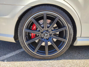 Mercedes-Benz E63 AMG Performance Package - 2012