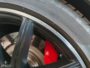 Mercedes-Benz E63 AMG Performance Package - 2012