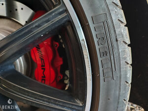 Mercedes-Benz E63 AMG Performance Package - 2012