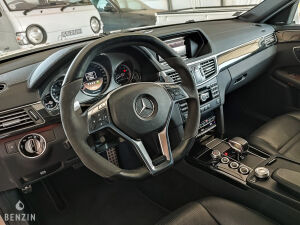 Mercedes-Benz E63 AMG Performance Package - 2012