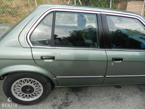 BMW 323i e30 - 1985
