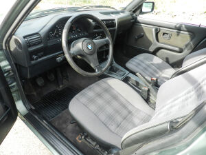 BMW 323i e30 - 1985