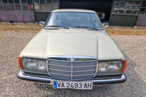 Mercedes-Benz 230C W123 - 1979