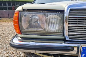 Mercedes-Benz 230C W123 - 1979