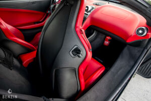 McLaren MP4 12C - 2012