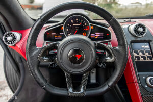 McLaren MP4 12C - 2012