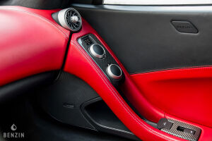 McLaren MP4 12C - 2012