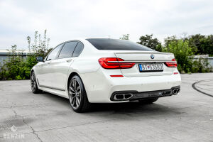 BMW M760Li XDrive G12 - 2017