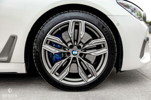 BMW M760Li XDrive G12 - 2017