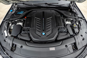 BMW M760Li XDrive G12 - 2017
