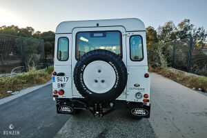Land Rover Defender 110 TD5 SW - 2002